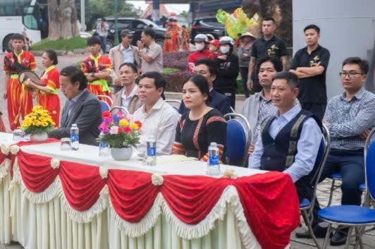Các đại biểu tham dự khai mạc Tuần Văn hóa- Du lịch lần thứ V. Ảnh: Báo Kon Tum