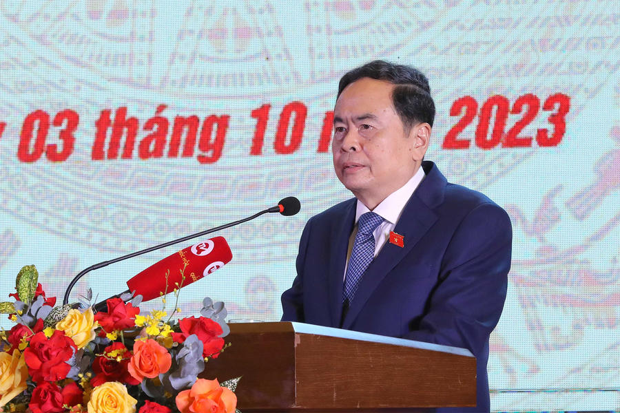 bao-dai-bieu-nhan-dan-don-nhan-huan-chuong-lao-dong-hang-nhat-203817258