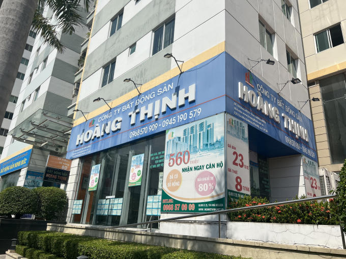 Nhiều cư dân sống tại chung cư Belleza nơi công ty ông Hoàng đặt trụ sở đã tố cáo đến công an việc bị ông này lừa đảo, chiếm đoạt tài sản ĐÌNH SƠN