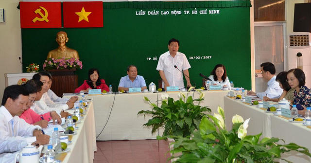 B&iacute; thư Th&agrave;nh ủy TPHCM Đinh La Thăng hỏi về t&igrave;nh h&igrave;nh x&acirc;y dựng nh&agrave; ở x&atilde; hội cho người c&oacute; thu nhập thấp