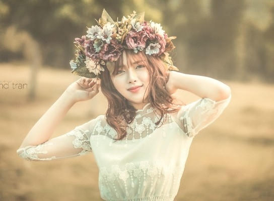Cô thường xuyên được mời làm mẫu ảnh và góp mặt trong nhiều MV của các ca sỹ. Ảnh: internet.