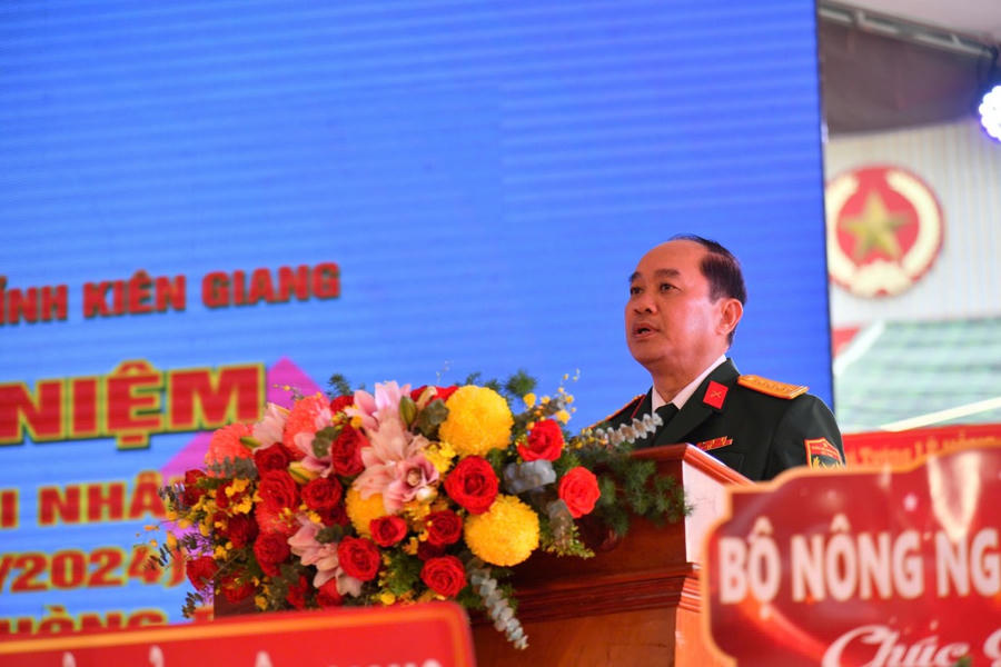 Đại tá Nguyễn Văn Ngành phát biểu.