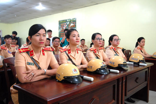 Kỳ APEC này, lực lượng dẫn đoàn TPHCM có thêm các chiến sĩ nữ.