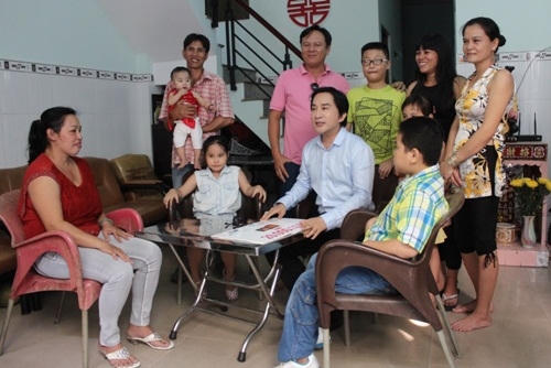 Hiếu Hiền bị khủng hoảng tinh thần v&igrave; bố mẹ hay &ldquo;choảng nhau&rdquo;