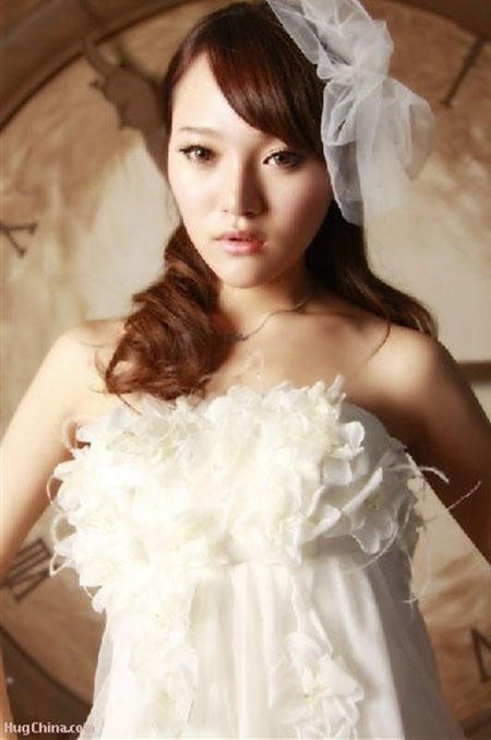 Chính nhờ danh tiếng ngày một tăng cao nên không có gì đáng ngạc nhiên khi nữ người mẫu này đã đem về rất nhiều hợp đồng quảng cáo với những thương hiệu có tiếng như Panasonic, Nokia, L’oreal…