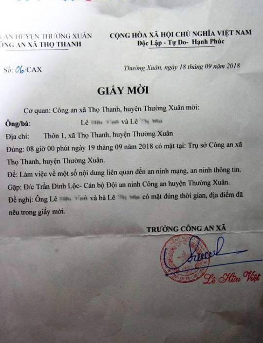 Giấy mời vợ chồng chị Lê T.M. lên cơ quan công an làm việc.