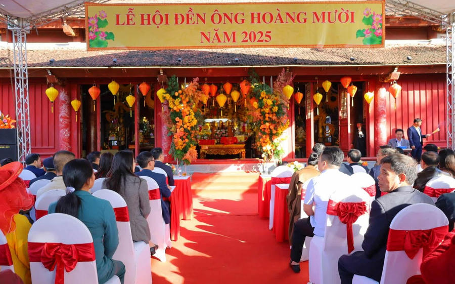 Trang trọng Lễ hội Đền Ông Hoàng Mười năm 2025.