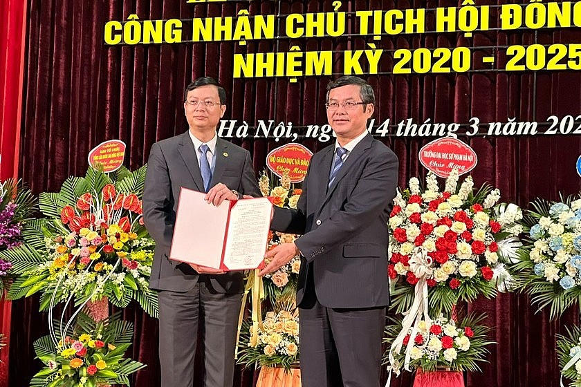 PGS.TS Nguyễn Văn Hiền - Bí thư Đảng uỷ, Phó Hiệu trưởng Trường Đại học Sư phạm Hà Nội được bầu giữ chức vụ Chủ tịch Hội đồng trường nhiệm kỳ 2020 - 2025.