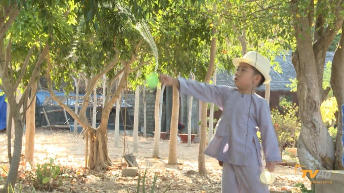 Tranh chấp nổ ra.