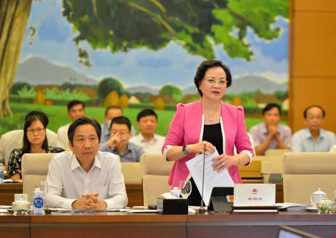 Bộ trưởng Bộ Nội vụ Phạm Thị Thanh Trà tại một phiên họp của Ủy ban Thường vụ Quốc hội.