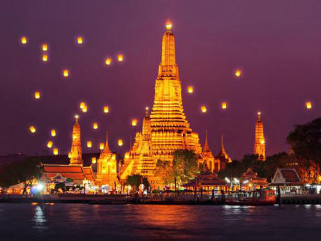 Đất nước chùa vàng Thái Lan với những ngôi đền rực rỡ nguy nga, biển trong xanh và những nụ cười tươi tắn.  ..  là điểm đến yêu thích của rất nhiều du khách Việt.  Ảnh: Travelchannel.
