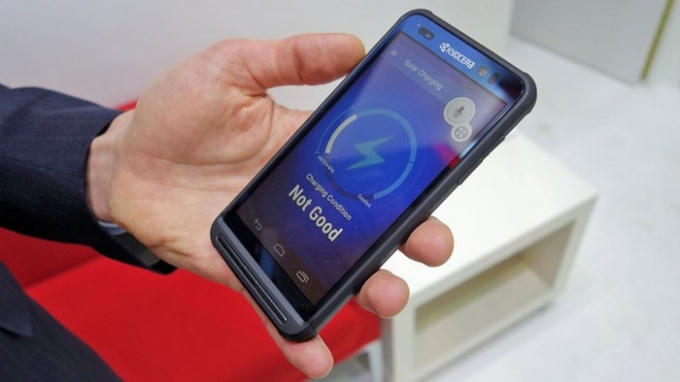 Công nghệ mới của điện thoại tự sạc. (Nguồn ảnh: Youtube - Internet)