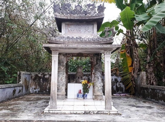 Ngôi miếu thờ "thần cẩu" ở làng Bao La.