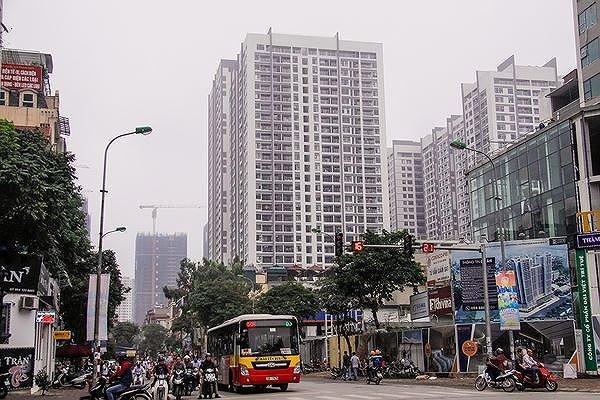 Chỉ phê duyệt đầu tư các khu chung cư, nhà cao tầng, trung tâm thương mại khi phù hợp với quy hoạch...