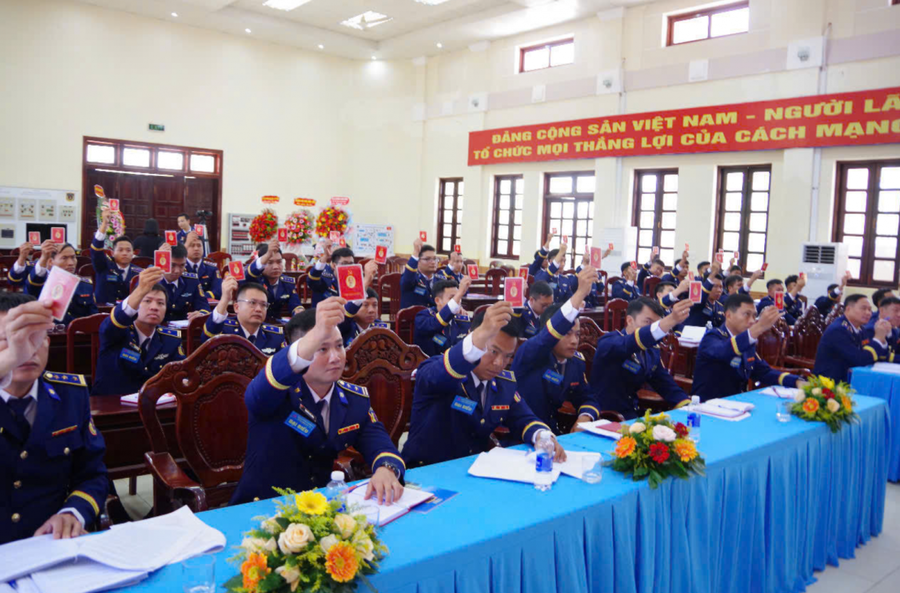 Các đại biểu biểu quyết nhất trí cao với các nội dung của Đại hội