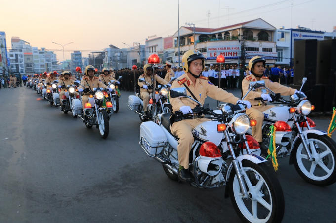 Cận Tết, không khí khẩn trương làm nhiệm vụ của các chiến sỹ càng được nâng cao.