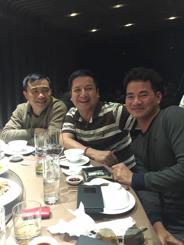 Đạo diễn Đỗ Thanh Hải, diễn viên Chí Trung và Xuân Bắc vui vẻ trong buổi hội ngộ cuối năm. Ảnh: internet.
