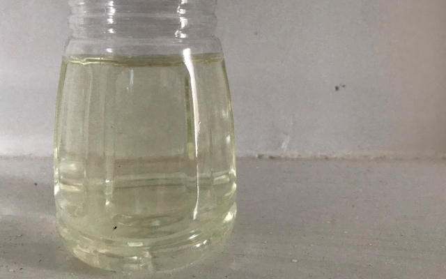 Bé 19 tháng tuổi tử vong sau khi uống nhầm dầu hỏa trong chai