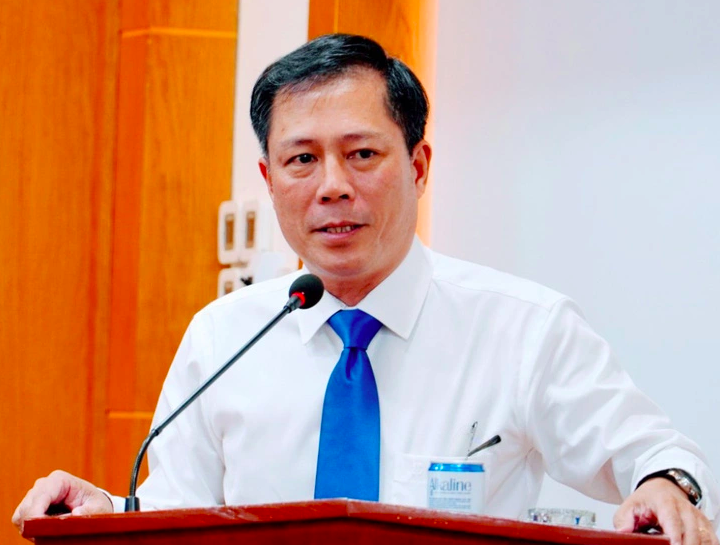 Ông Trần Minh Chiến - Phó bí thư Thành ủy, tân Chủ tịch UBND TP Nha Trang - tại kỳ họp thứ 8 HĐND TP Nha Trang khóa XII.