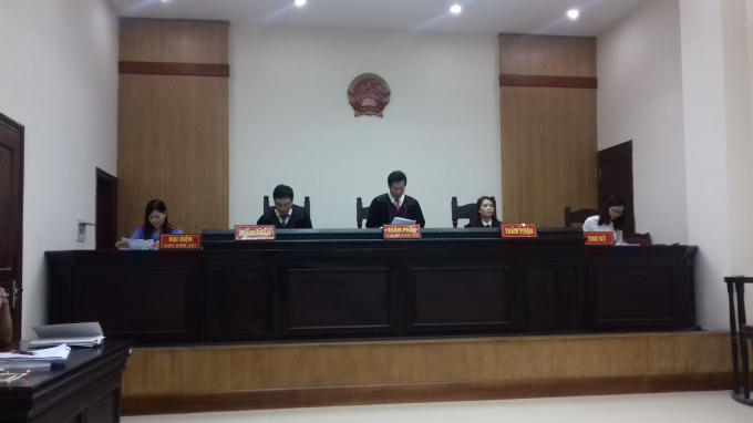 Phiên tòa phúc thẩm xử vụ kiện của 7 nữ công nhân.