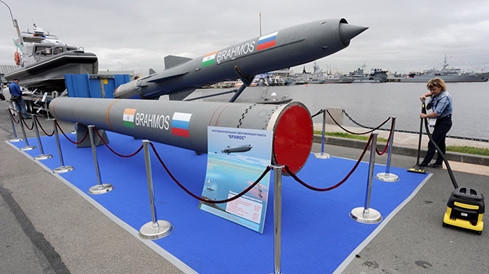 Tên lửa BrahMos. (Ảnh: AFP)