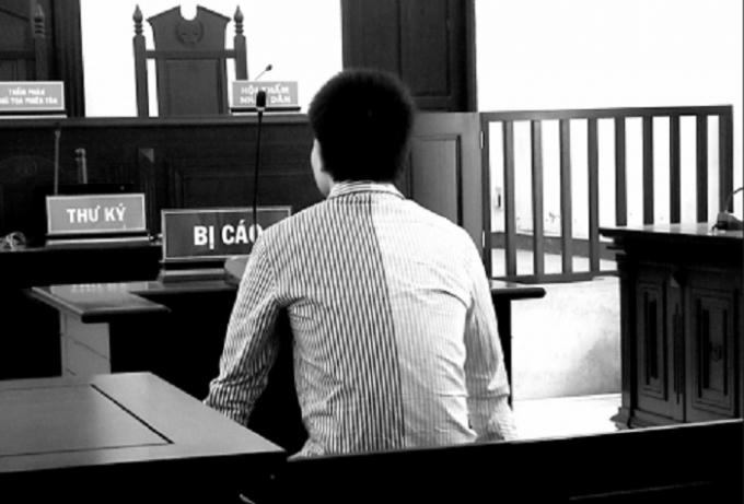 Bị cáo bị tuyên phạt 21 tháng tù.