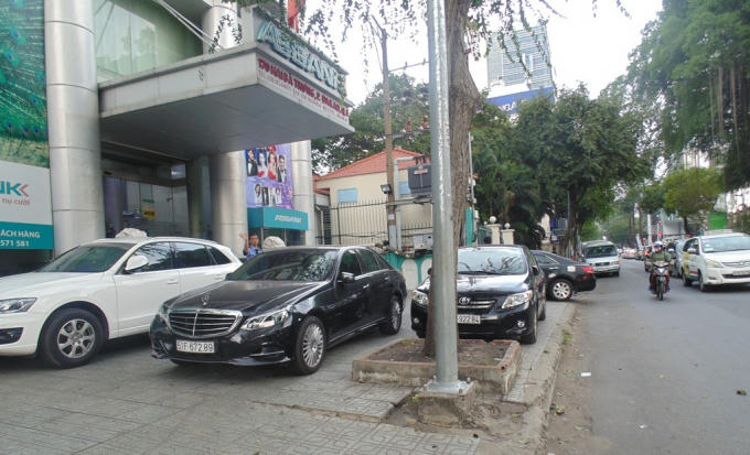 Vỉa hè quận 1 'đâu lại vào đấy' sau những ngày ra quân rầm rộ