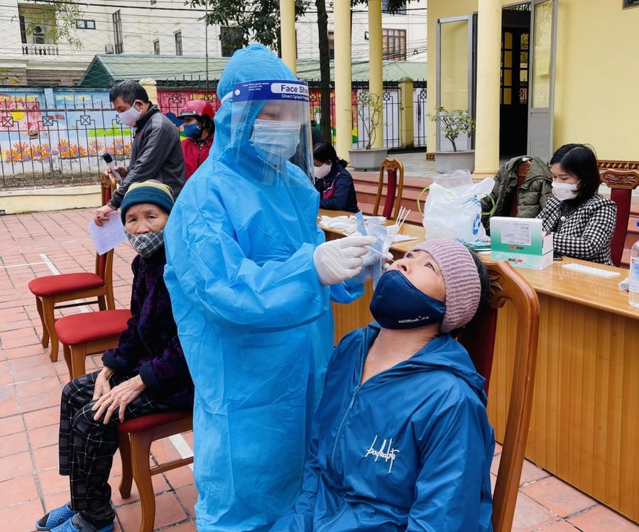 Tỉnh Quảng Ninh tiếp tục khuyến khích người dân chủ động thực hiện test nhanh để phát hiện sớm các ca F0 tại cộng đồng.