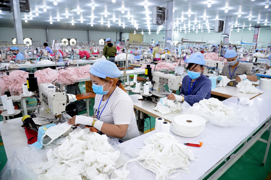 TPHCM gấp rút sản xuất hàng triệu khẩu trang vải kháng khuẩn - 6