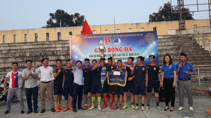 Đội bóng Cụm vùng biển xuất sắc giành chức vô địch.