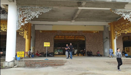 Cận cảnh nơi thỉnh vong, giải nghiệp tại chùa Ba Vàng