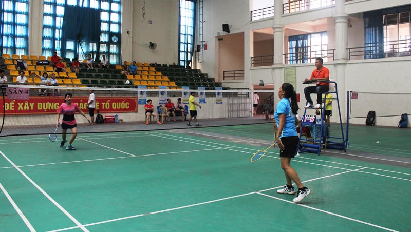 Trận cầu đơn nữ giữa VĐV đội Trà Vinh và đội TP HCM