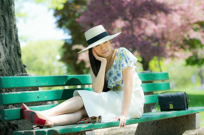 Cindy Trần Mai Anh là một doanh nhân trẻ tài năng và xinh đẹp quê gốc Hải Phòng. Cô hiện sở hữu công ty đầu tư địa ốc và tài chính New Canadian Capital khá thành công trong thị trường Canada. Công ty của cô nhận quản lý quỹ và tư vấn cho người Việt Nam muốn đầu tư ra nước ngoài.