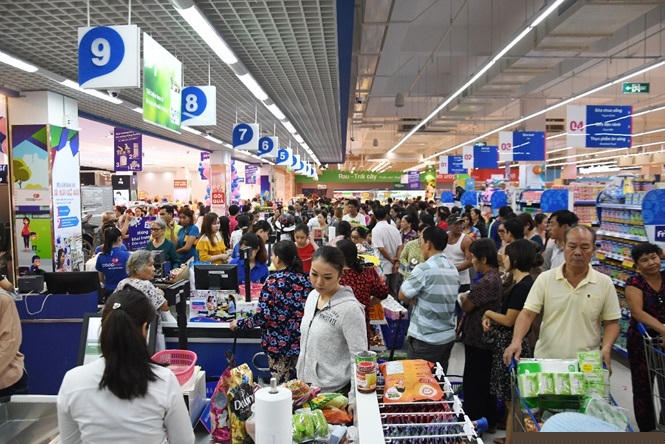 Nhiều siêu thị tấp nập người dân vào mua sắm trong dịp nghỉ lễ 2/9