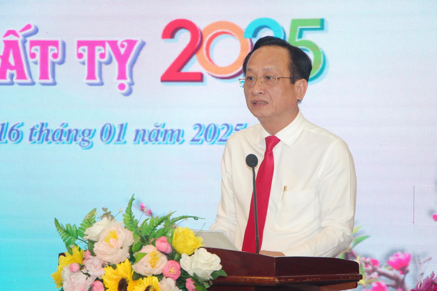 Ông Phạm Văn Thiều - Phó Bí thư Tỉnh ủy, Chủ tịch UBND tỉnh Bạc Liêu, phát biểu tại buổi họp mặt báo chí mừng Xuân Ất Tỵ năm 2025.