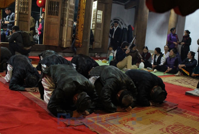 Lễ hội "lấy đỏ" thực chất là lễ "giã hội" của cả dịp Tết Nguyên đán. (Ảnh: Đức Biên)