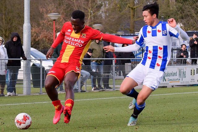Văn Hậu liên tục được ra sân ở đội hình Jong Heerenveen