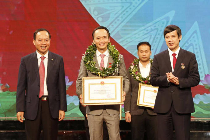 Ông Trịnh Văn Quyết, Chủ tịch Tập đoàn FLC đã vinh dự là một trong 11 cá nhân được trao tặng danh hiệu  “Vì sự phát triển Thanh Hoá”.