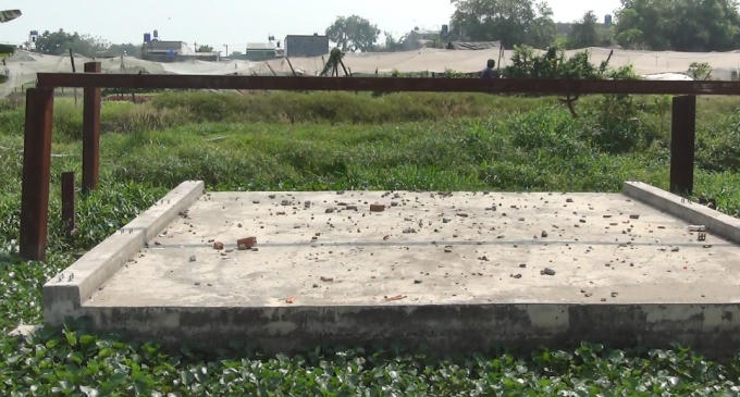 Cống tạm nối vào khu đất hàng ngàn m2 có đúng nguyện vọng của dân? (Cống tiếp giáp với hẻm 702 Lê Văn Khương)