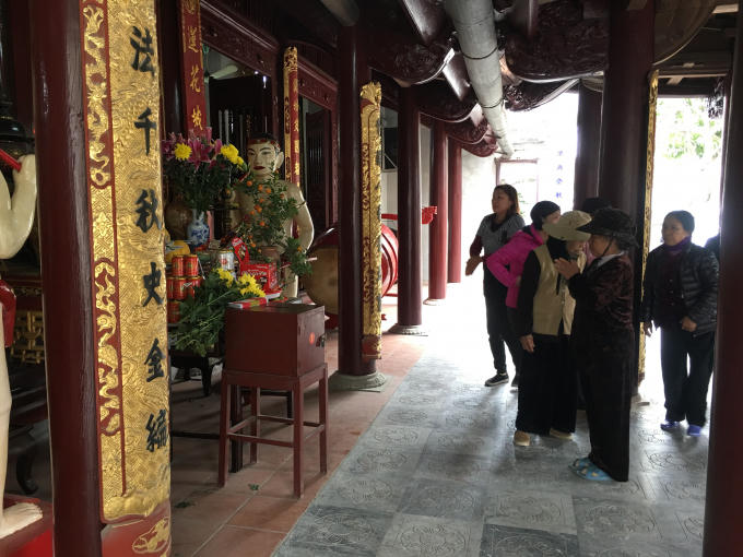 Bắc Ninh: Du kh&aacute;ch nườm nượp h&agrave;nh hương về Đền Đ&ocirc; v&agrave; ch&ugrave;a Phật T&iacute;ch