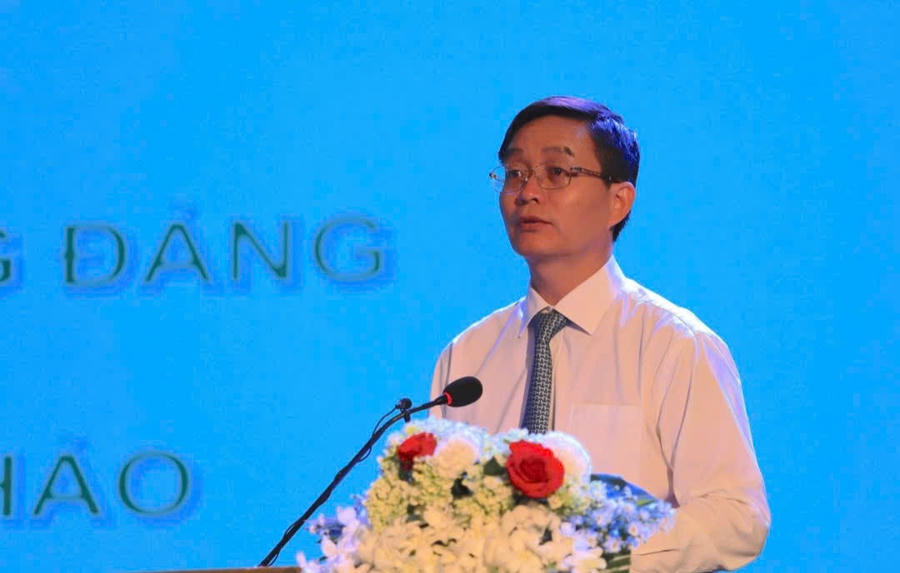Ông Nguyễn Đình Trung- Ủy viên Trung ương Đảng, Bí thư Tỉnh ủy Đắk Lắk phát biểu tại hội thảo. Ảnh: Thanh Hải