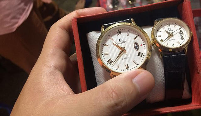 Đồng hồ h&agrave;ng hiệu Omega, Rolex b&aacute;n như&hellip; 'b&aacute;n rau'