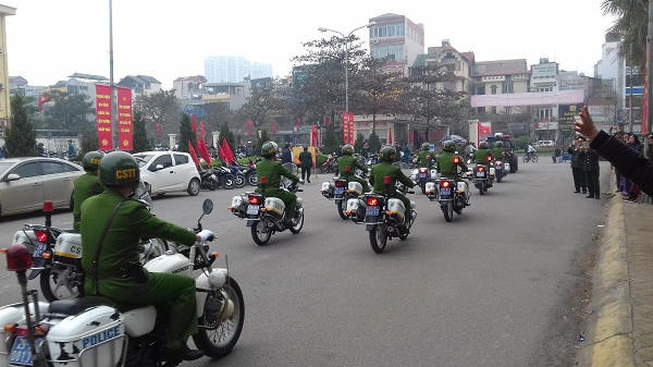 H&ocirc;m nay, h&agrave;ng ngh&igrave;n thanh ni&ecirc;n Thủ đ&ocirc; l&ecirc;n đường nhập ngũ