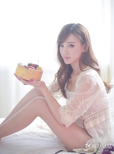 Cô là cái cây hái ra tiền vì luôn đắt show. Ảnh:internet.