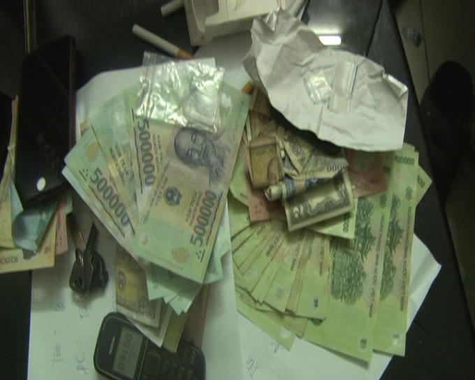 Nhiều tang vật của vụ việc.