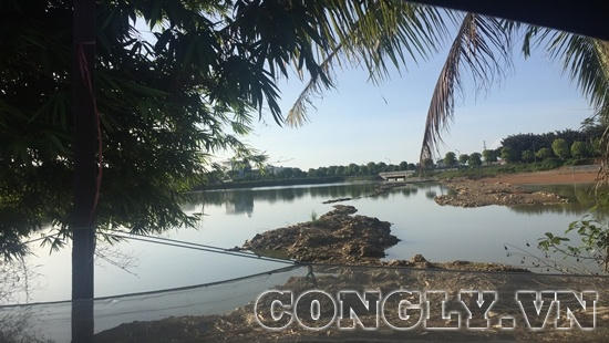 Mặt nước Đầm Vạc bị san lấp nhường chỗ cho dự án nhà ở, biệt thự