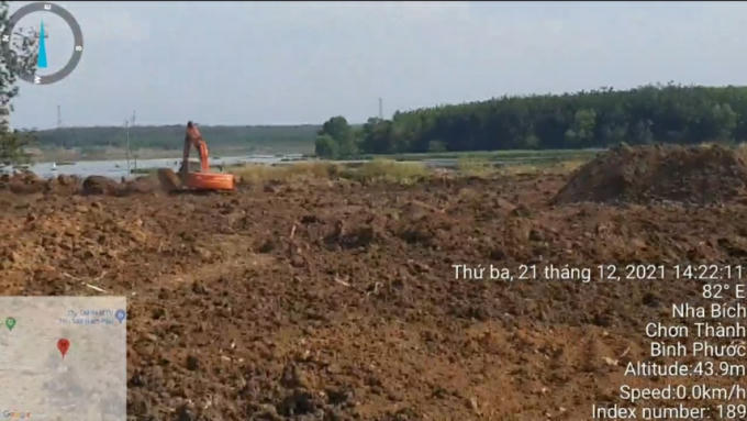 “Mỏ đất phún” sử dụng thi công đường vào cụm CN và khu CN cao Nha Bích.