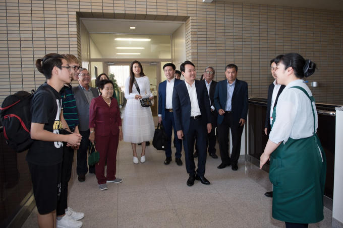 Le Hang (7)