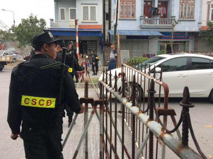 Lực lượng an ninh được bố trí tại các ngả đường dẫn về trung tâm khai Ấn.