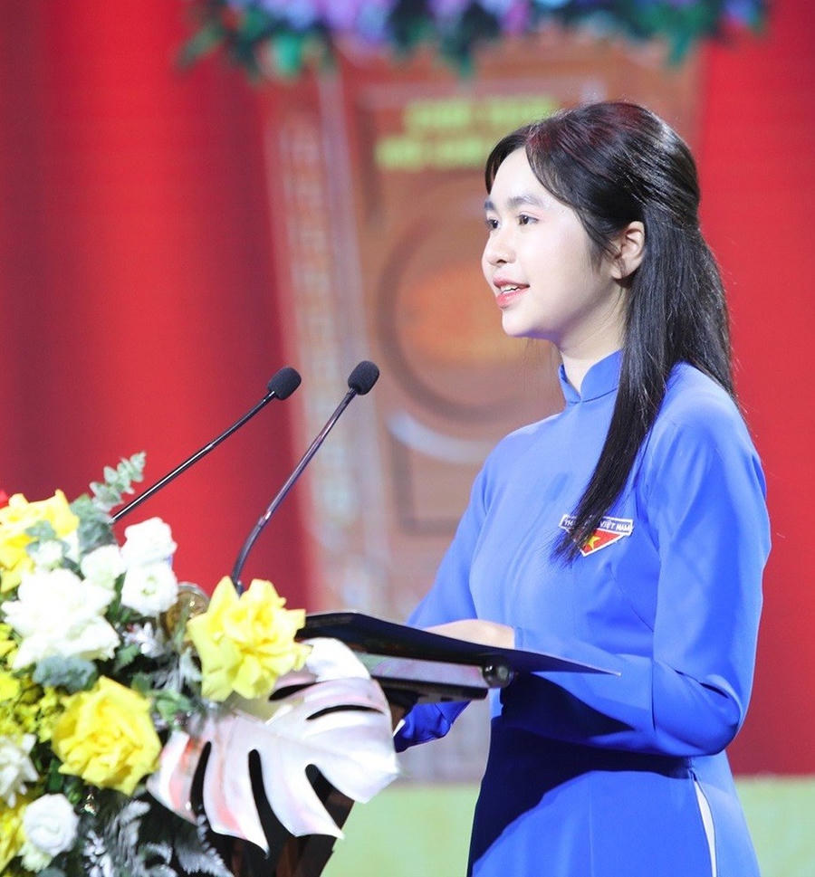 Đại diện thế hệ trẻ tỉnh Hà Tĩnh phát biểu. (Ảnh: TTXVN)